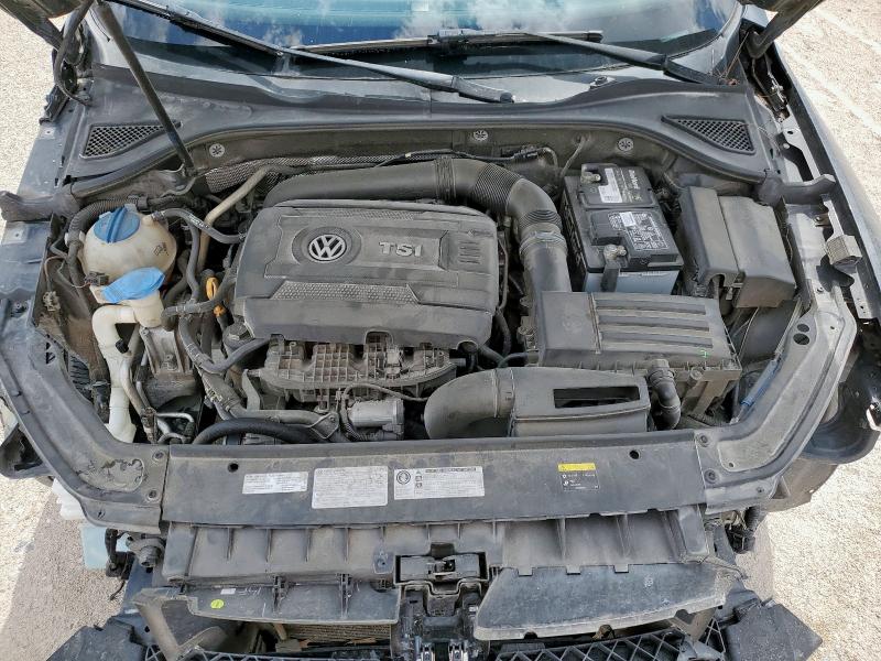 2017 VOLKSWAGEN PASSAT R-L 1VWDT7A33HC074790