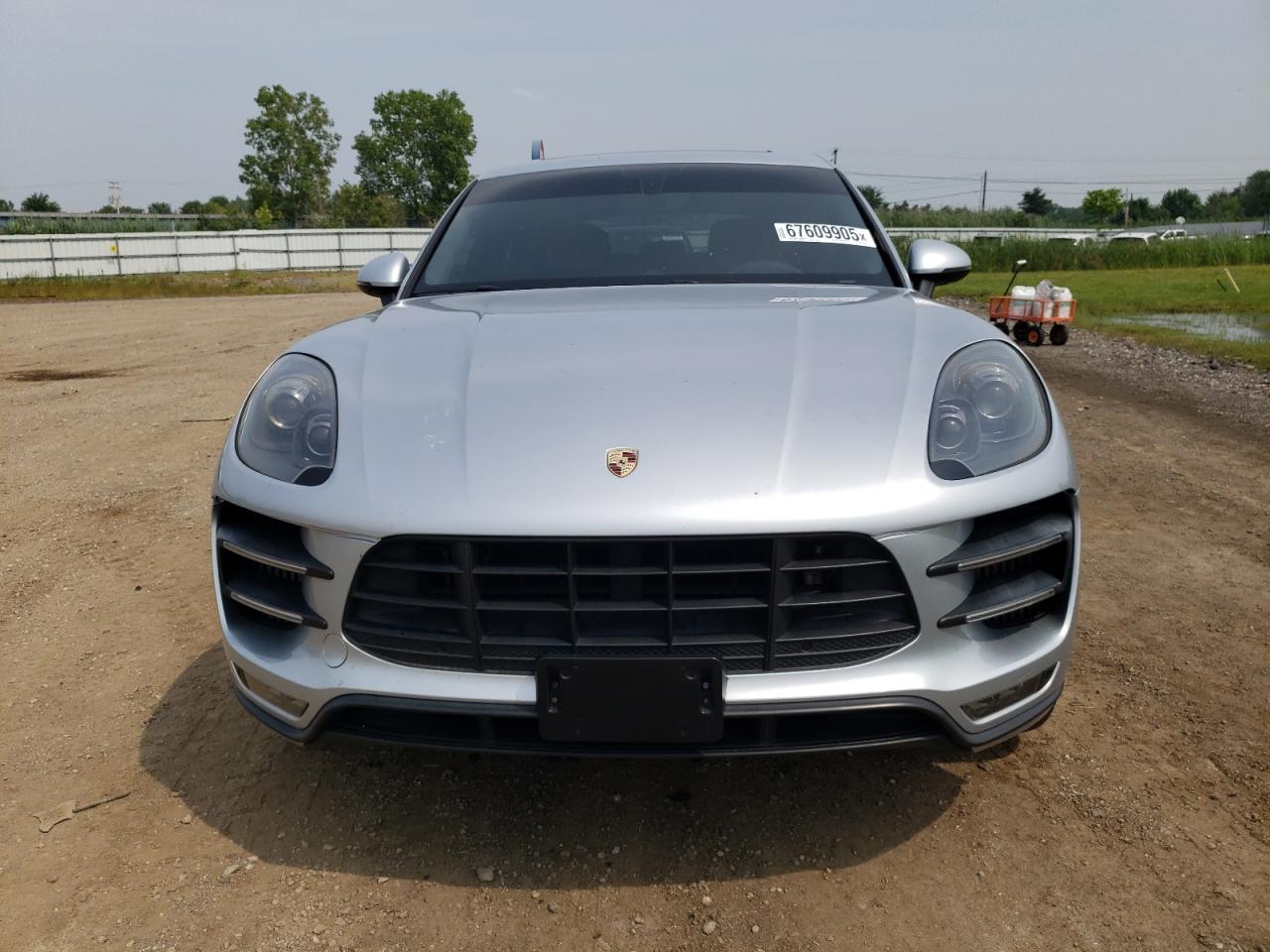 PORSCHE MACAN TURBO