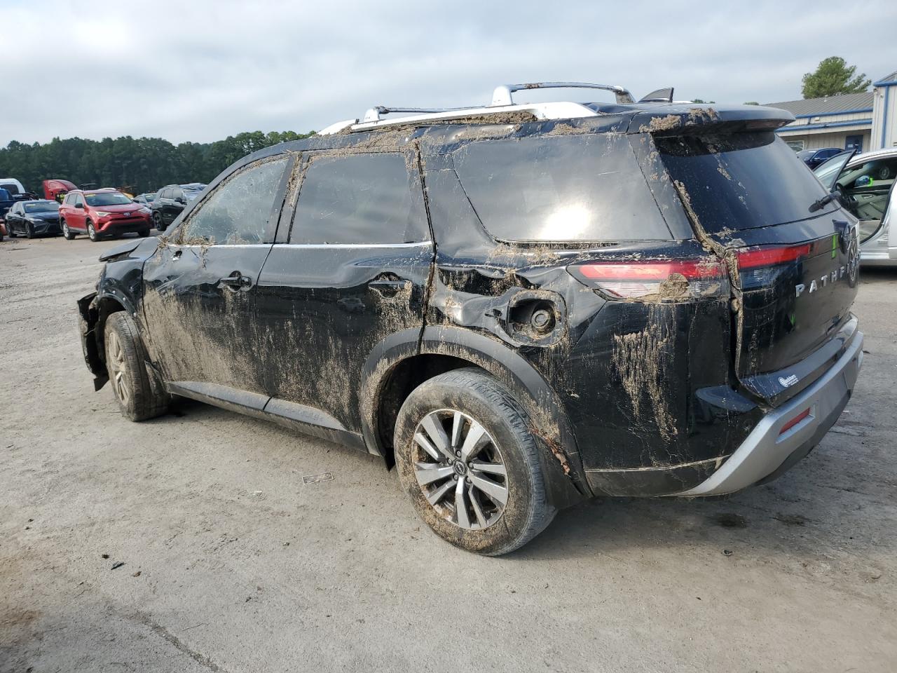 NISSAN PATHFINDER SL