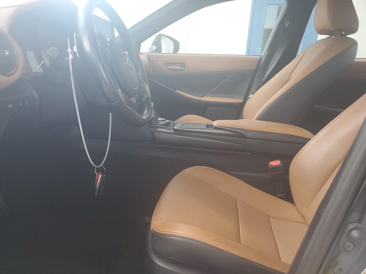 LEXUS IS 350 F SPORT DESIGN