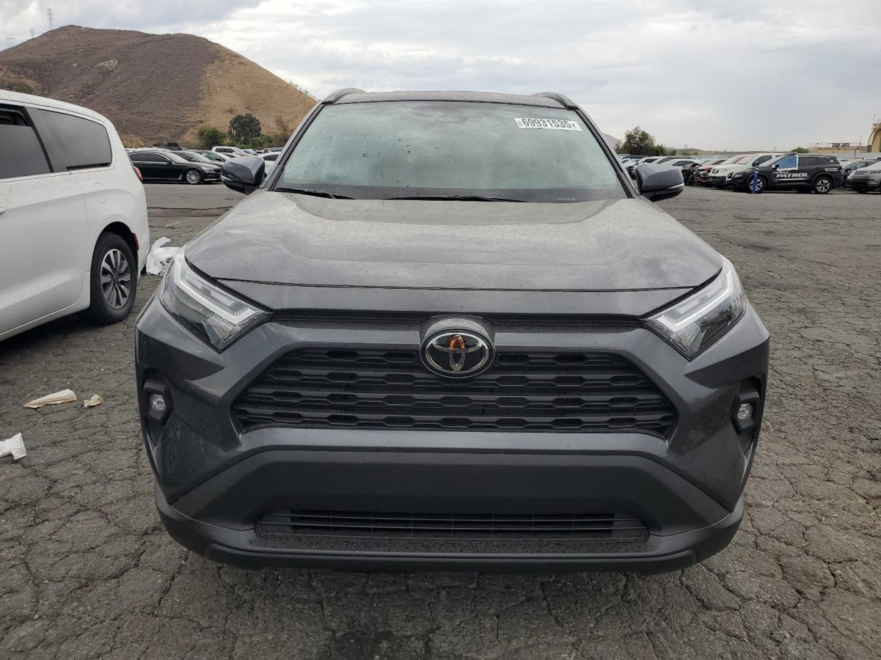 TOYOTA RAV4 XLE PREMIUM