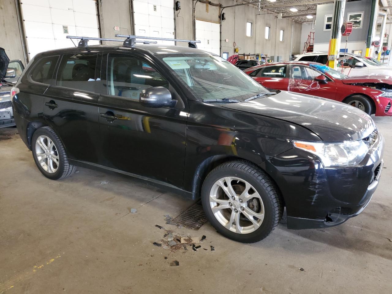 MITSUBISHI OUTLANDER SE