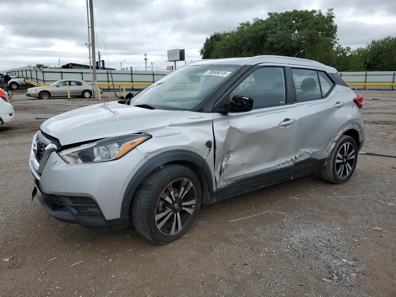 NISSAN KICKS S