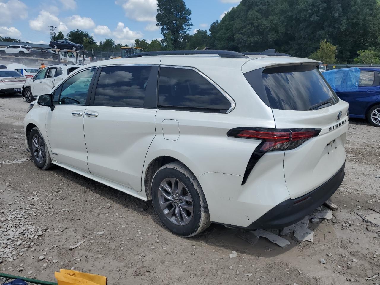 TOYOTA SIENNA XLE