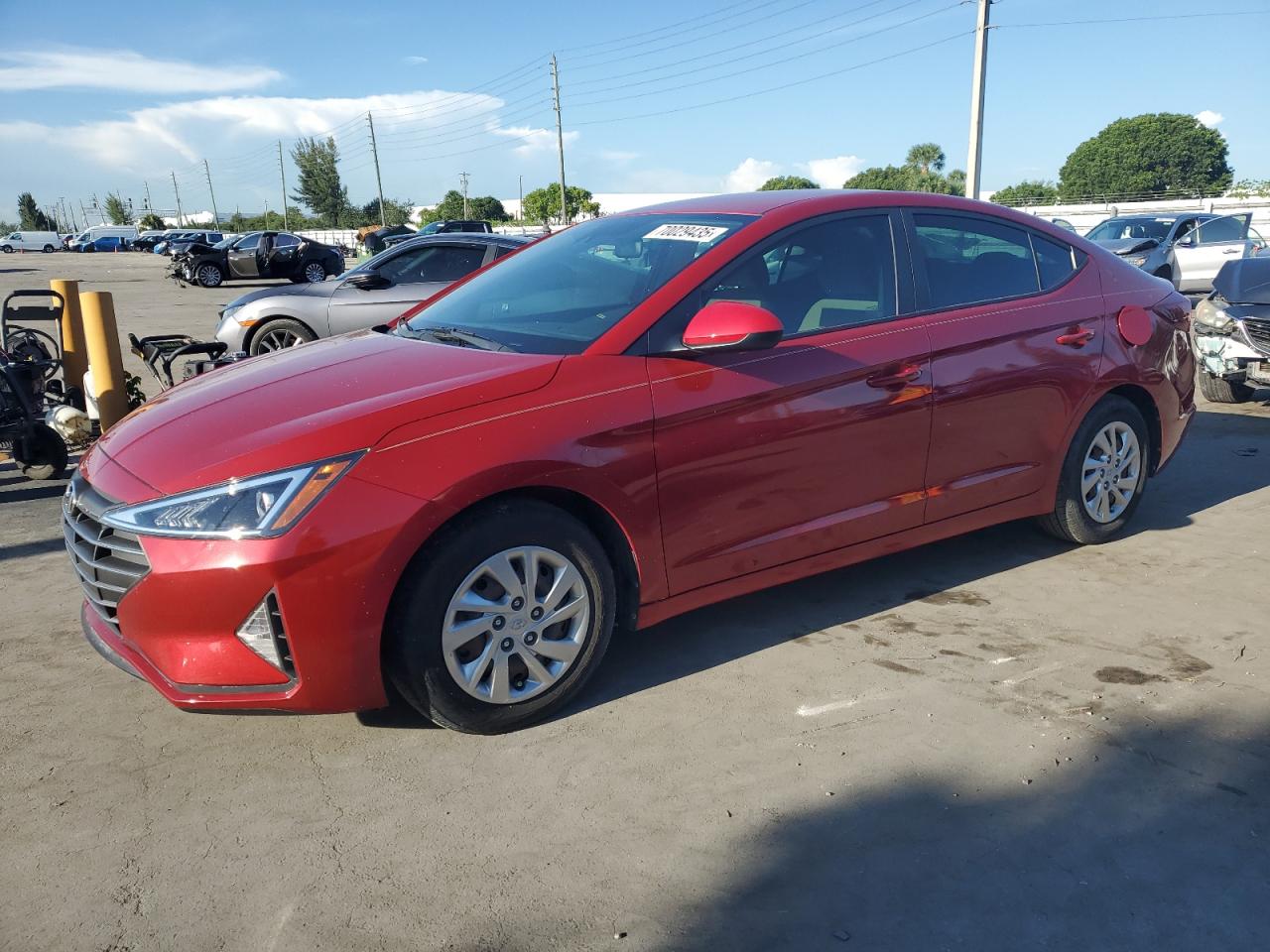 HYUNDAI ELANTRA SE