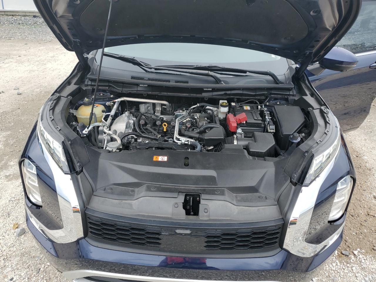 MITSUBISHI OUTLANDER SE