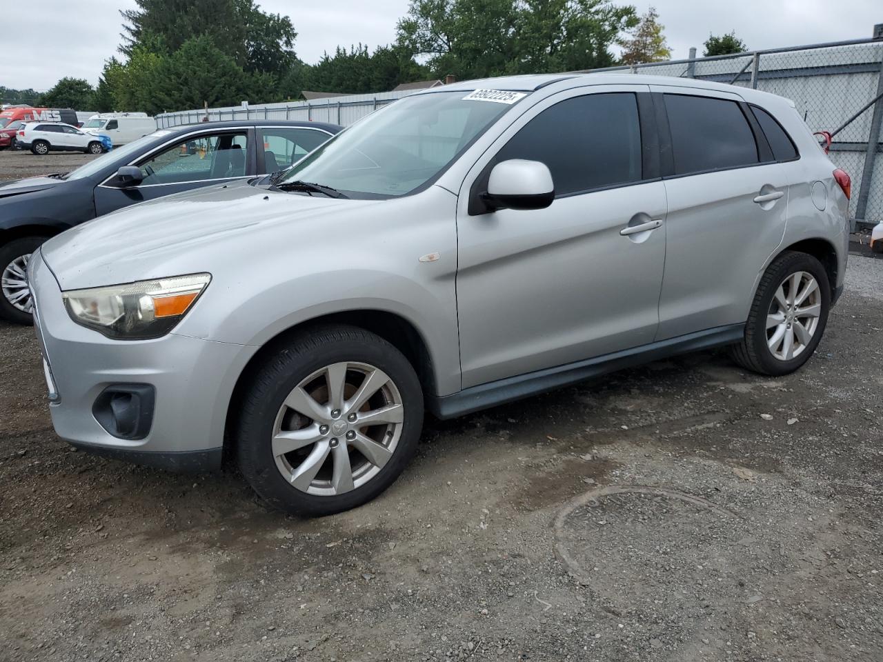 MITSUBISHI OUTLANDER ES