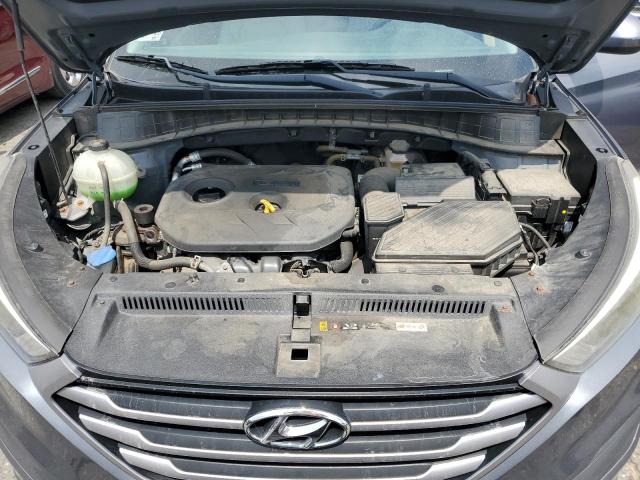 2017 HYUNDAI TUCSON SE KM8J23A49HU266439