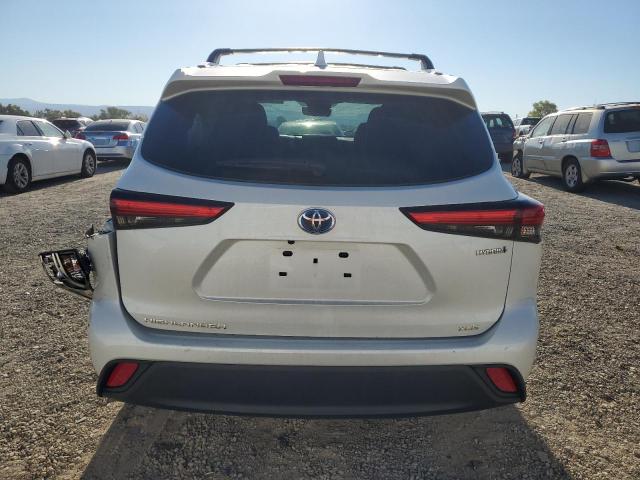2022 TOYOTA HIGHLANDER HYBRID XLE 5TDHBRCH3NS558531