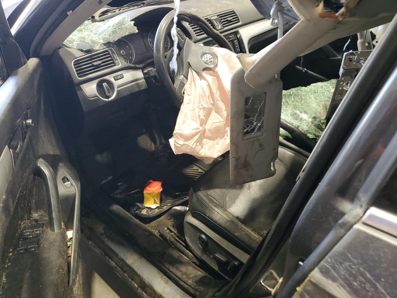 VOLKSWAGEN PASSAT SE