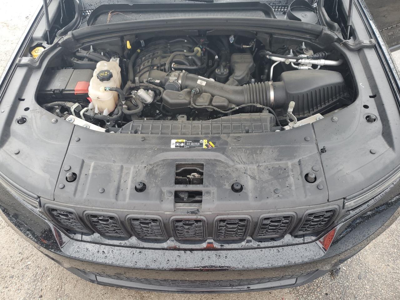 JEEP GRAND CHEROKEE LAREDO