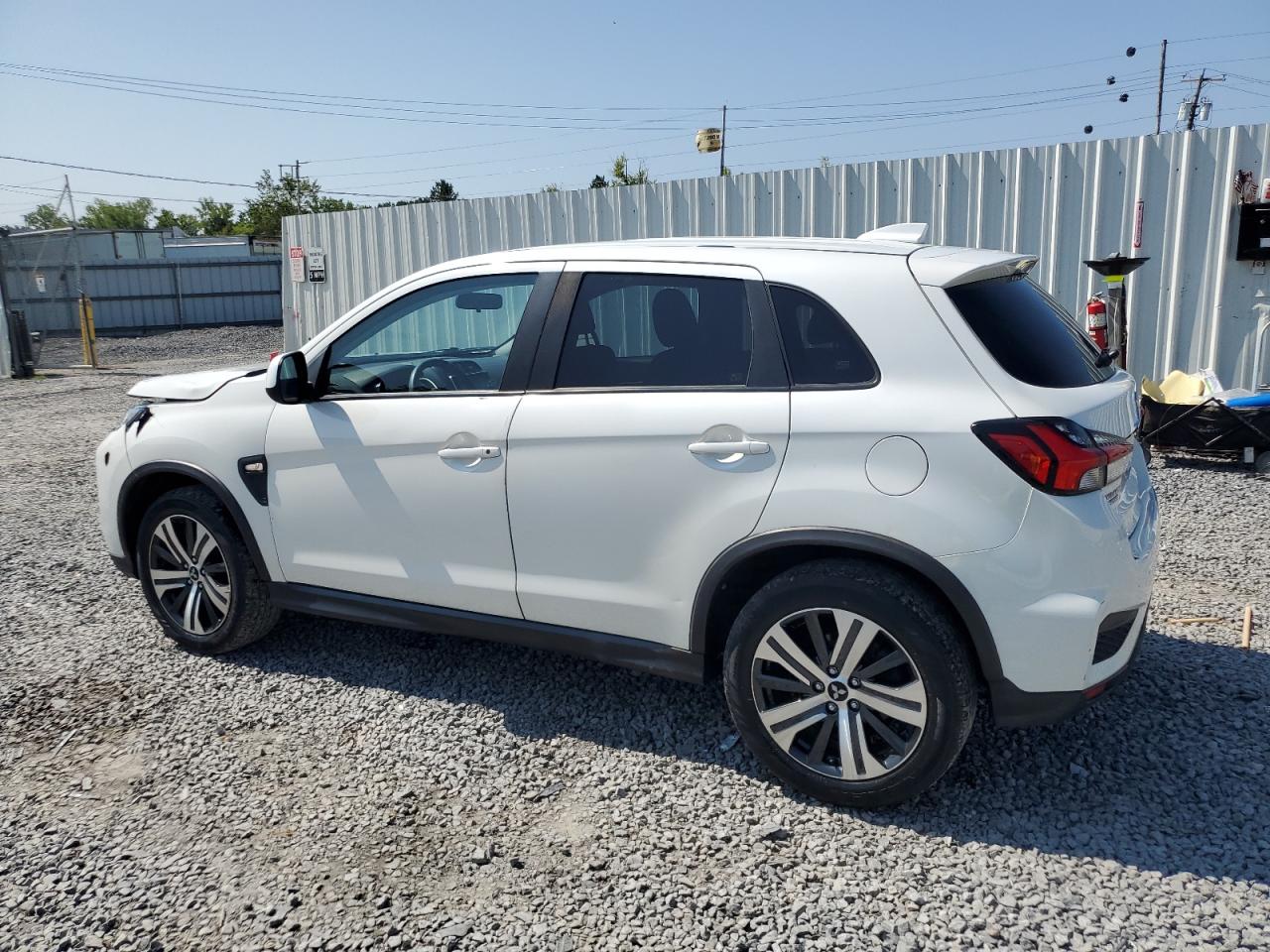 MITSUBISHI OUTLANDER ES