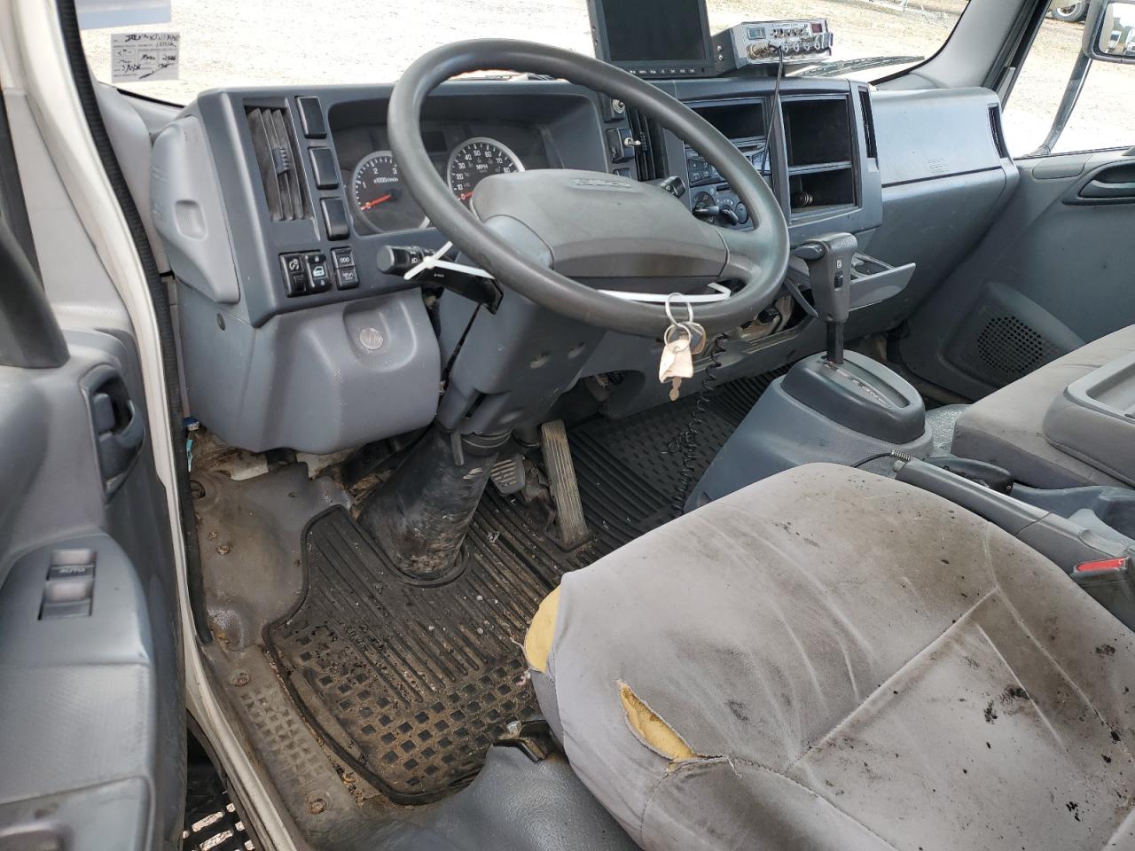 Lot #3281400017 2017 ISUZU NRR