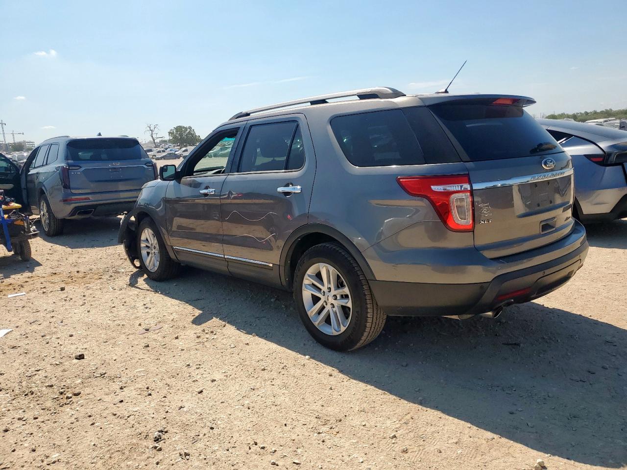 FORD EXPLORER XLT