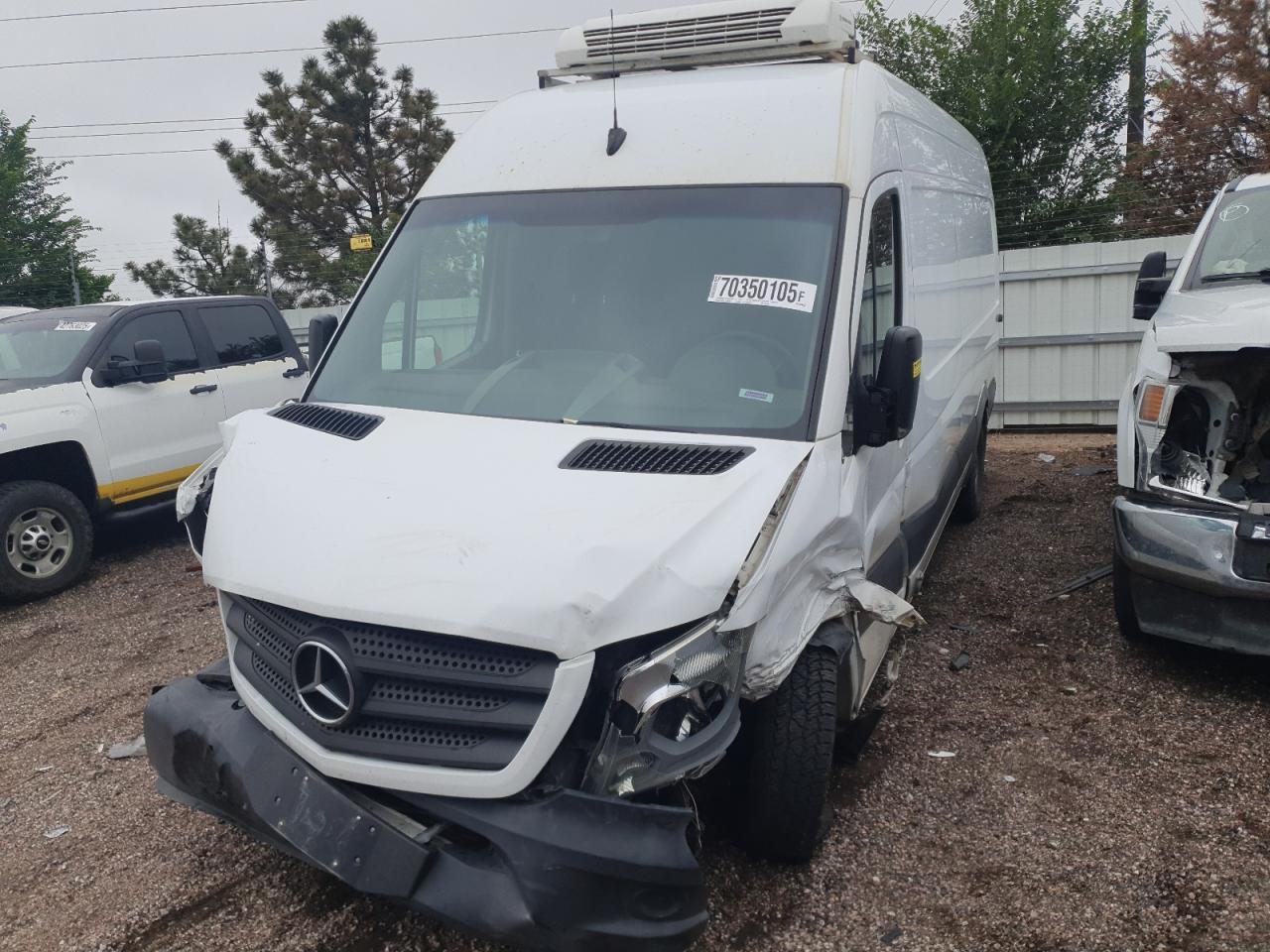  Salvage Mercedes-Benz Sprinter
