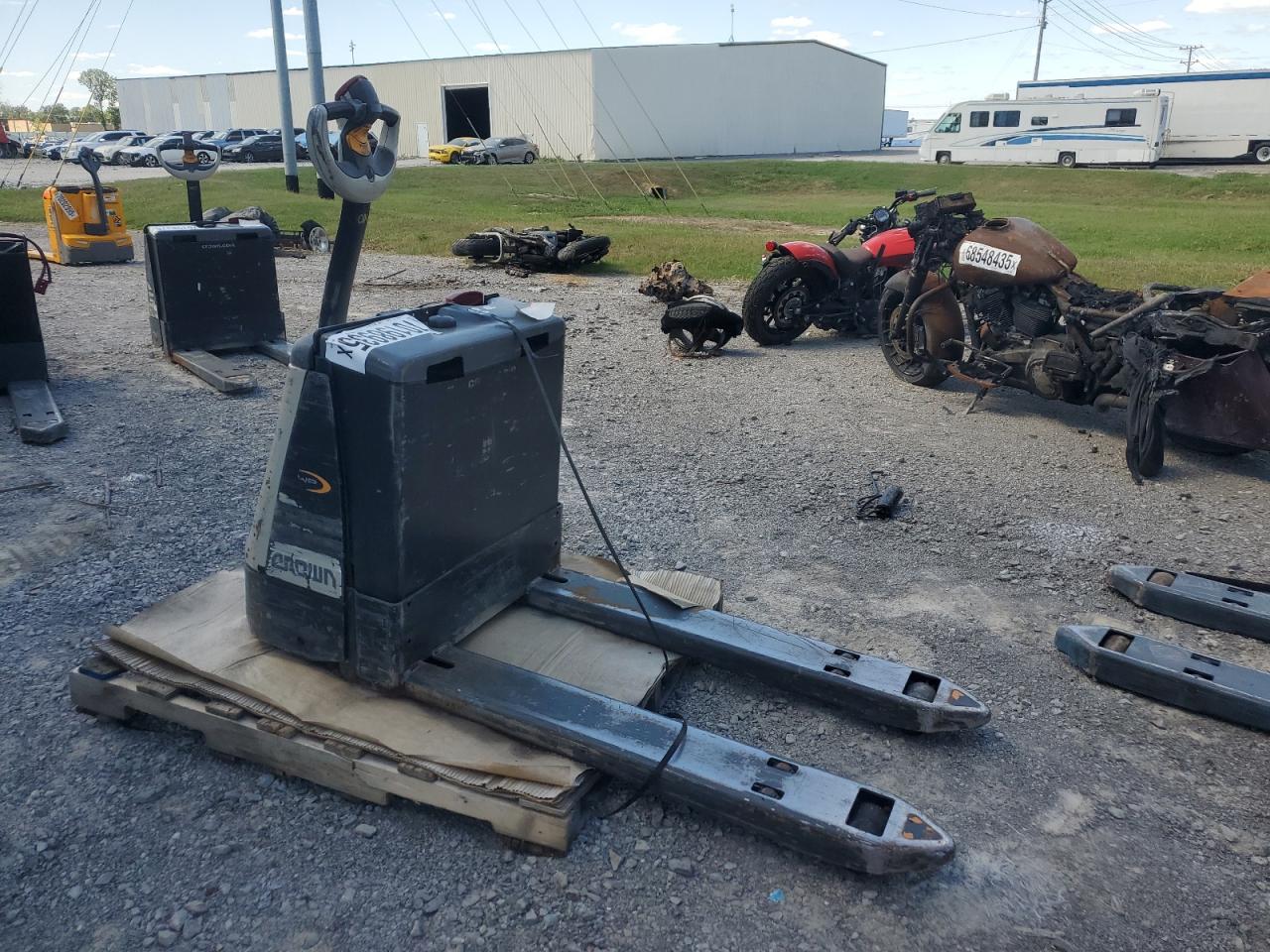 Lot #3226167686 2020 CROWN UNKNOWN