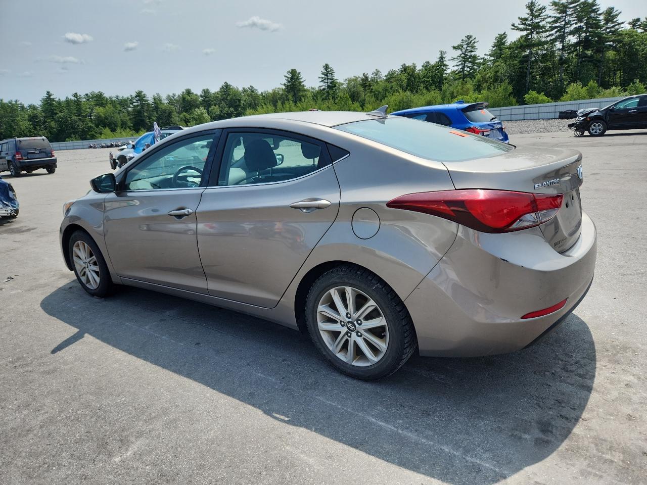 HYUNDAI ELANTRA SE