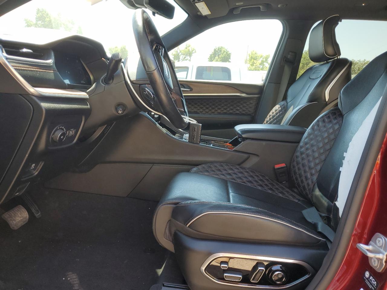 JEEP GRAND CHEROKEE L SUMMIT