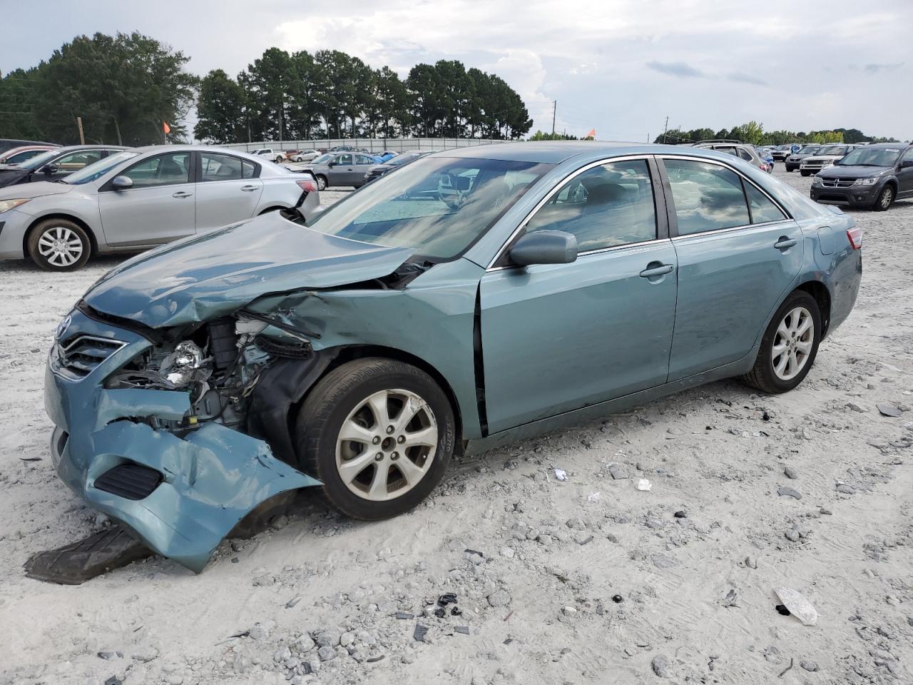 TOYOTA CAMRY BASE