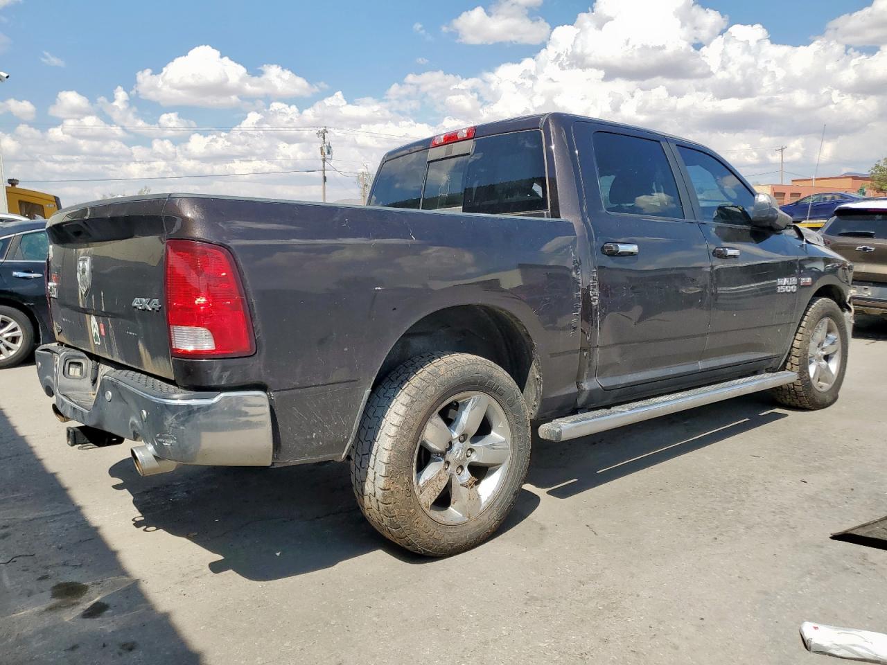 RAM 1500 SLT