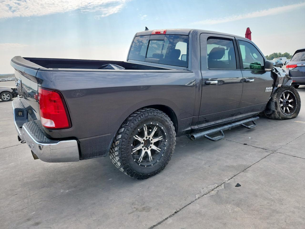 RAM 1500 SLT