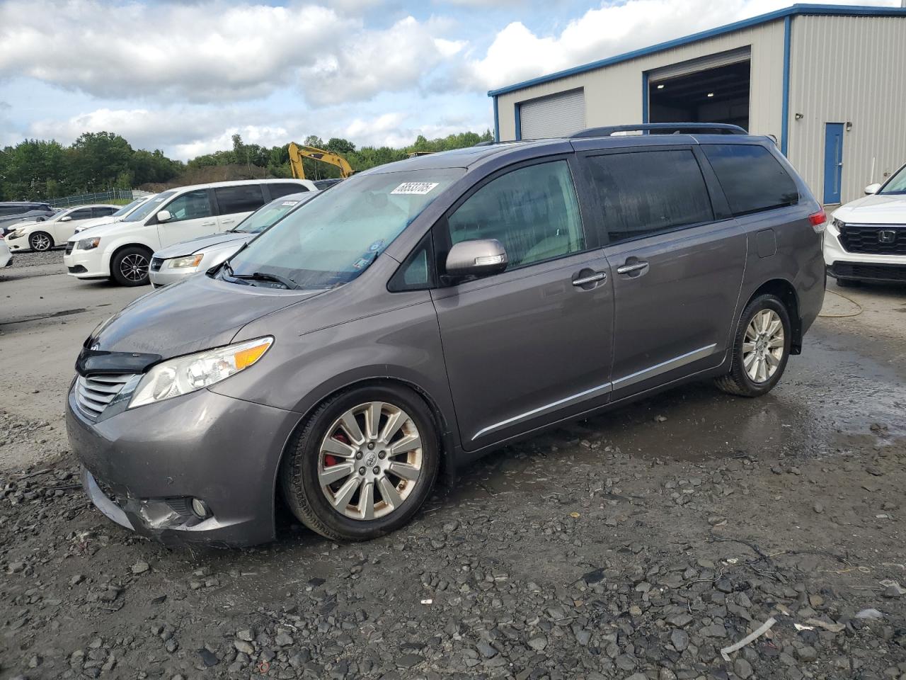 TOYOTA SIENNA XLE
