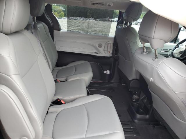 2025 TOYOTA SIENNA XLE 5TDJRKEC8SS259358