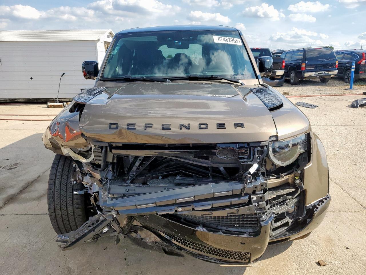 LAND ROVER DEFENDER 110 X-DYNAMIC SE