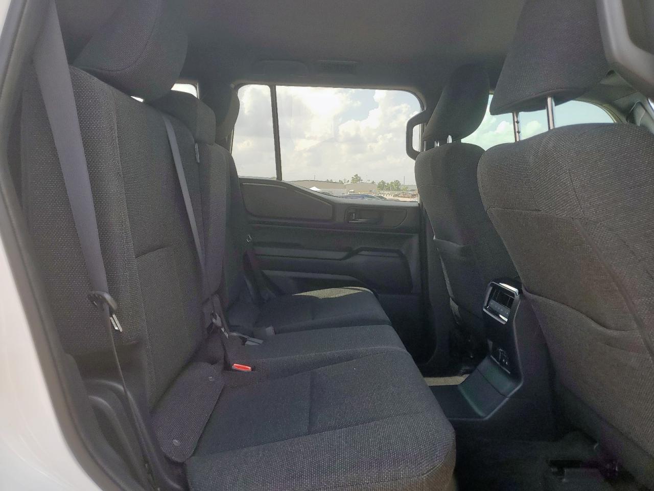 TOYOTA LAND CRUISER BASE