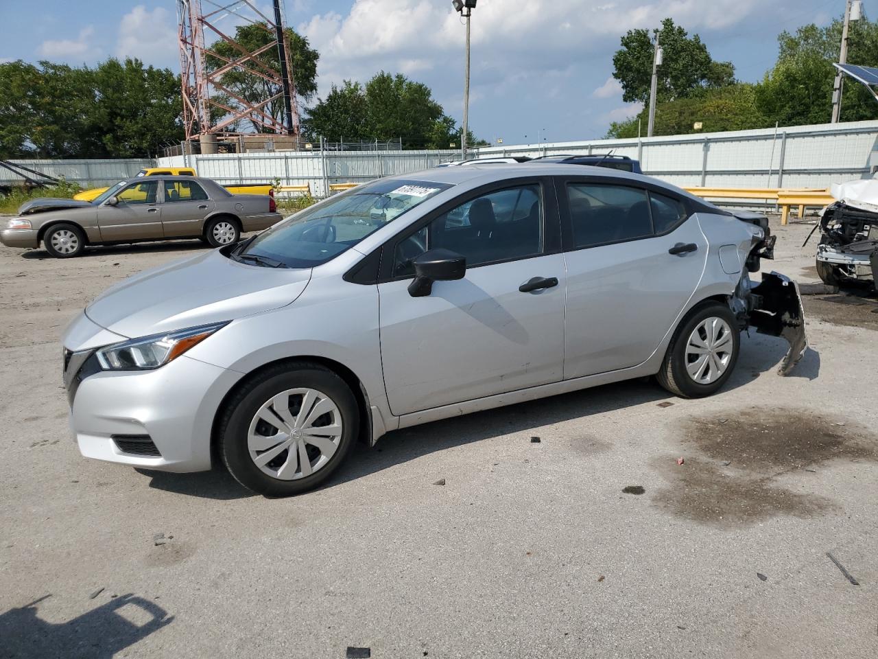 NISSAN VERSA S