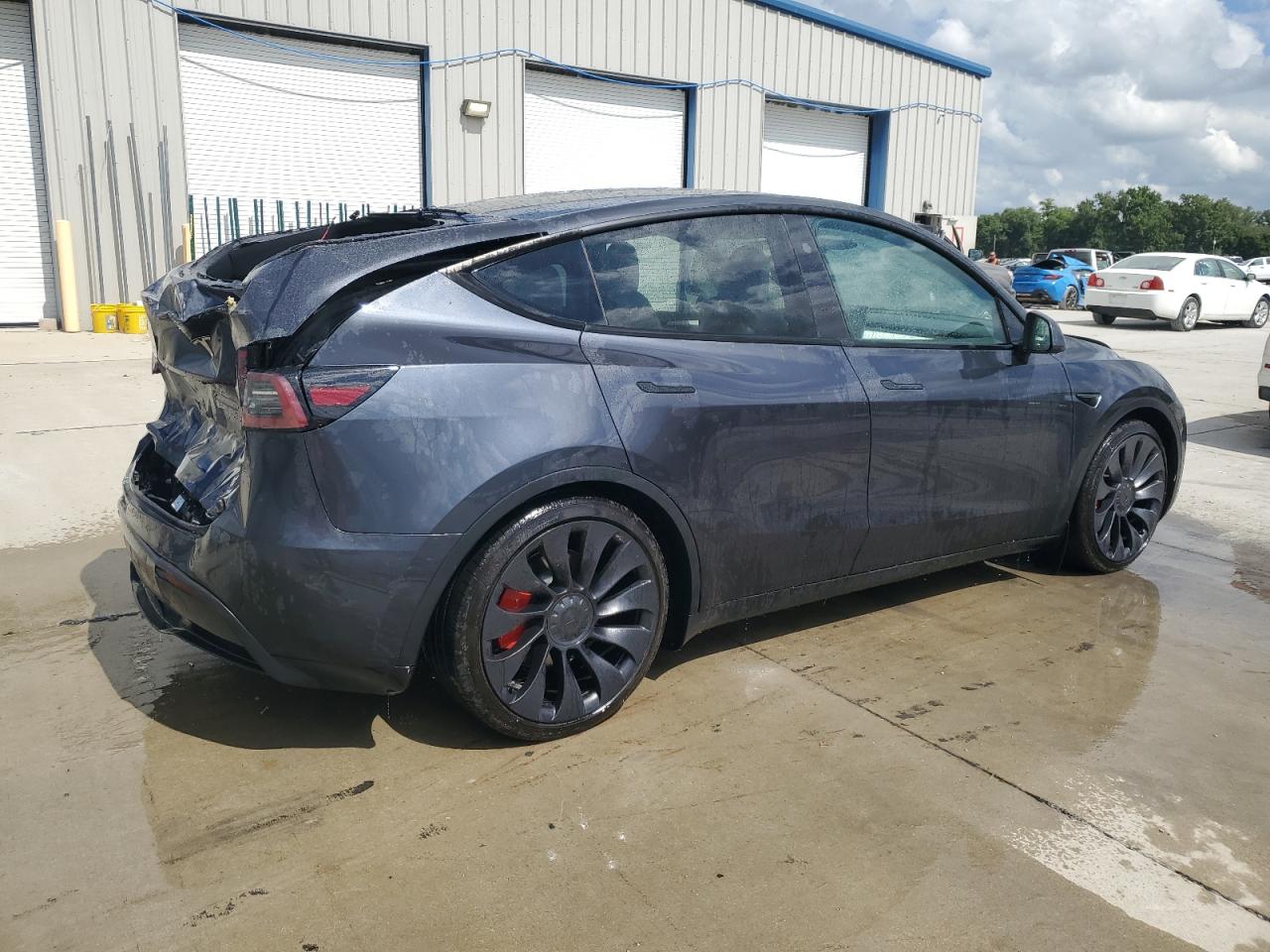 TESLA MODEL Y