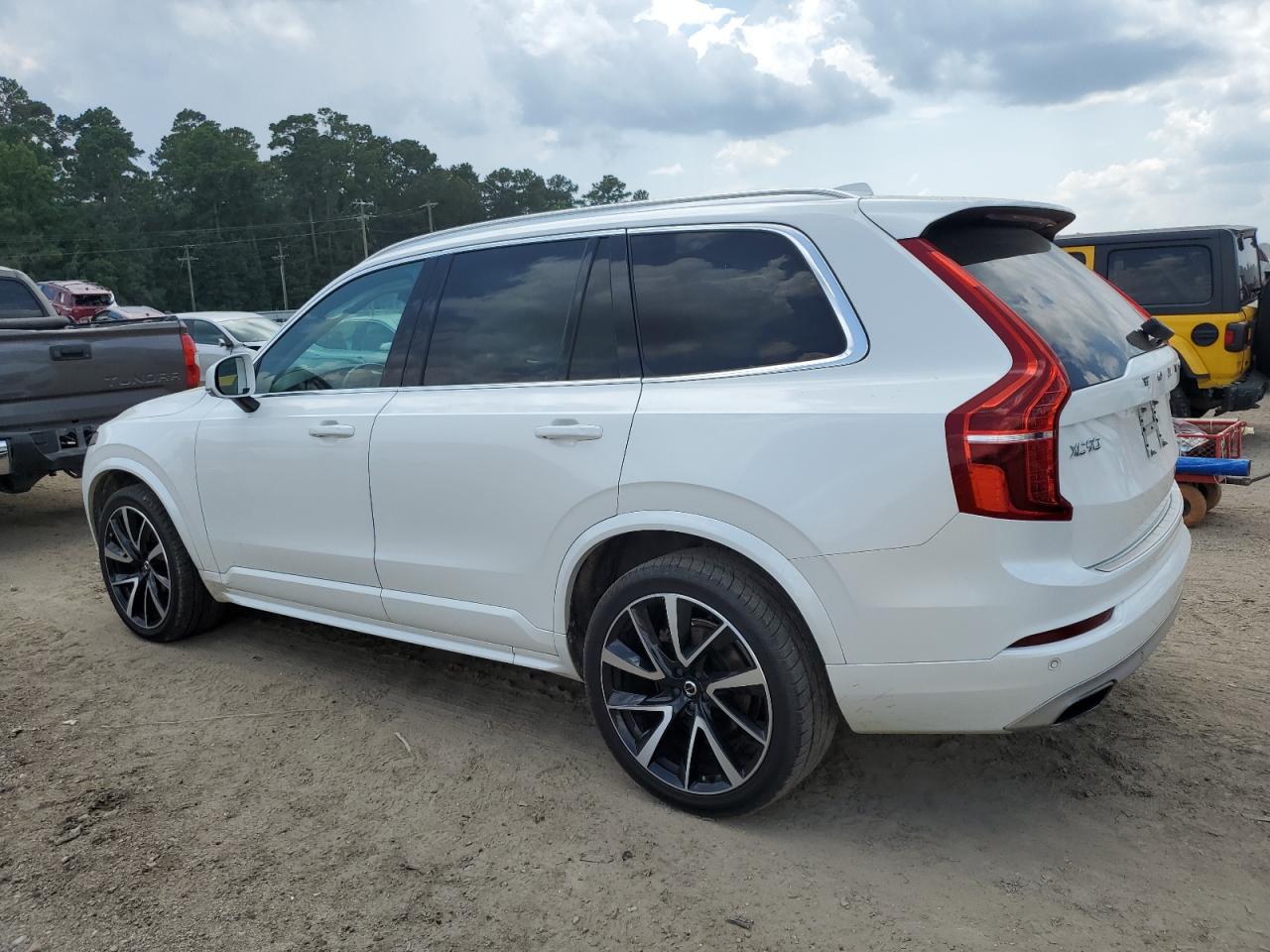 VOLVO XC90 T6 MOMENTUM