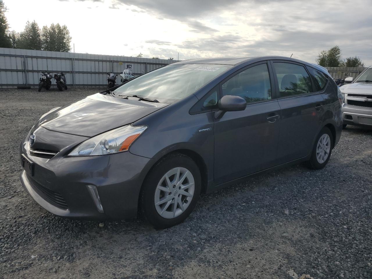 TOYOTA PRIUS V