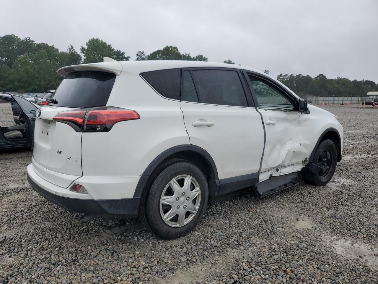 TOYOTA RAV4 LE