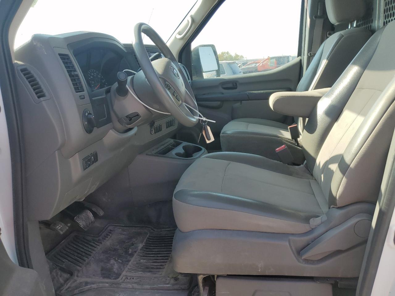 NISSAN NV2500 2500 S