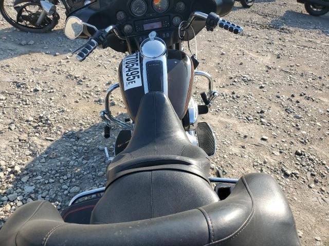 2011 HARLEY-DAVIDSON FLHTC 1HD1FF410BB661882