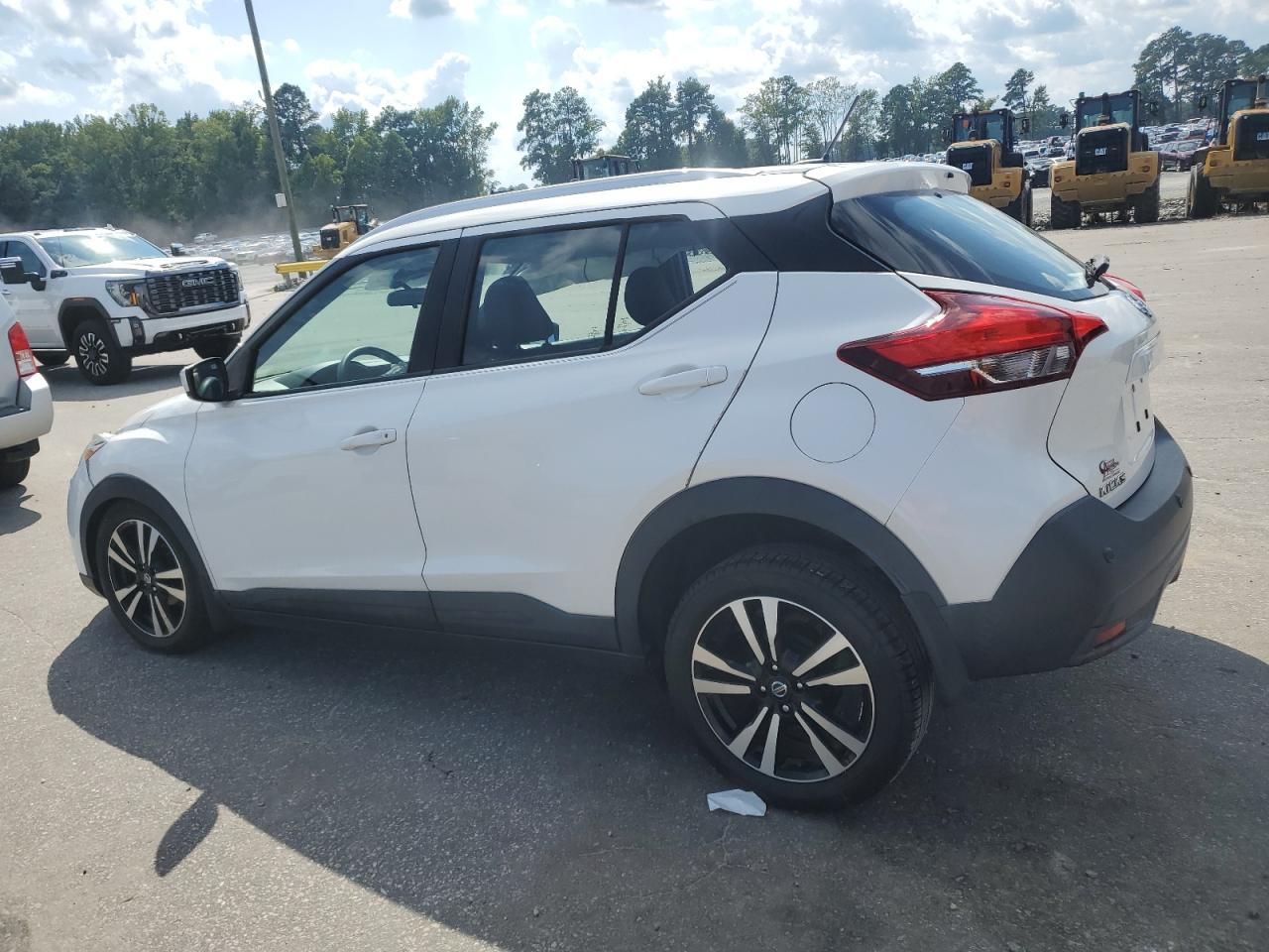 NISSAN KICKS SV