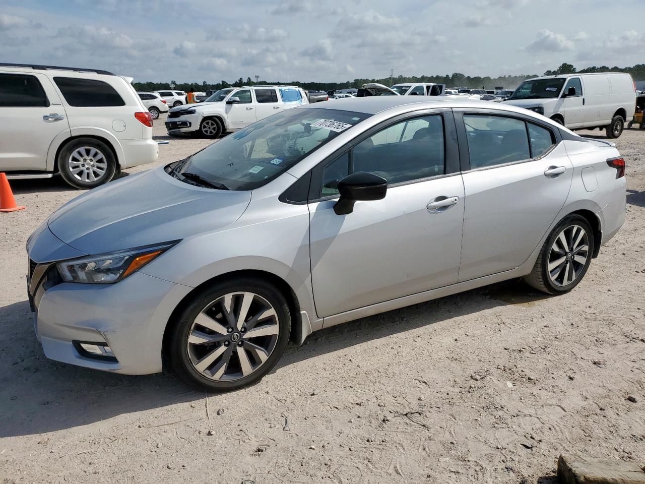 NISSAN VERSA SR