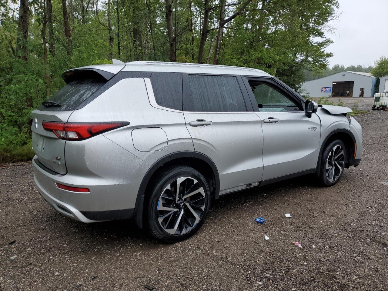 MITSUBISHI OUTLANDER SE