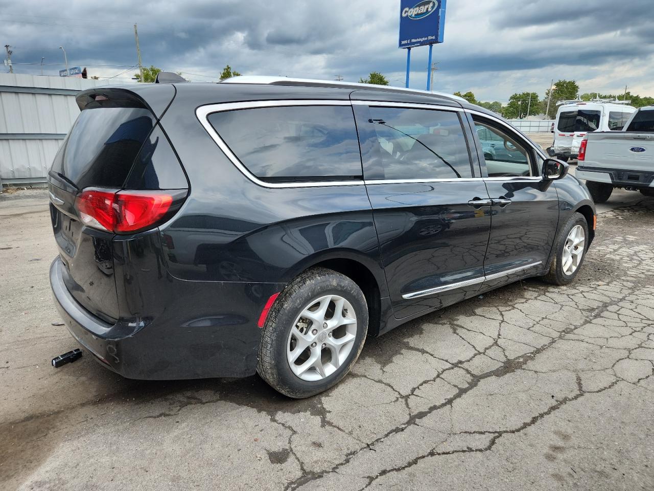 Lot #3302763355 2017 CHRYSLER PACIFICA TOURING L PLUS