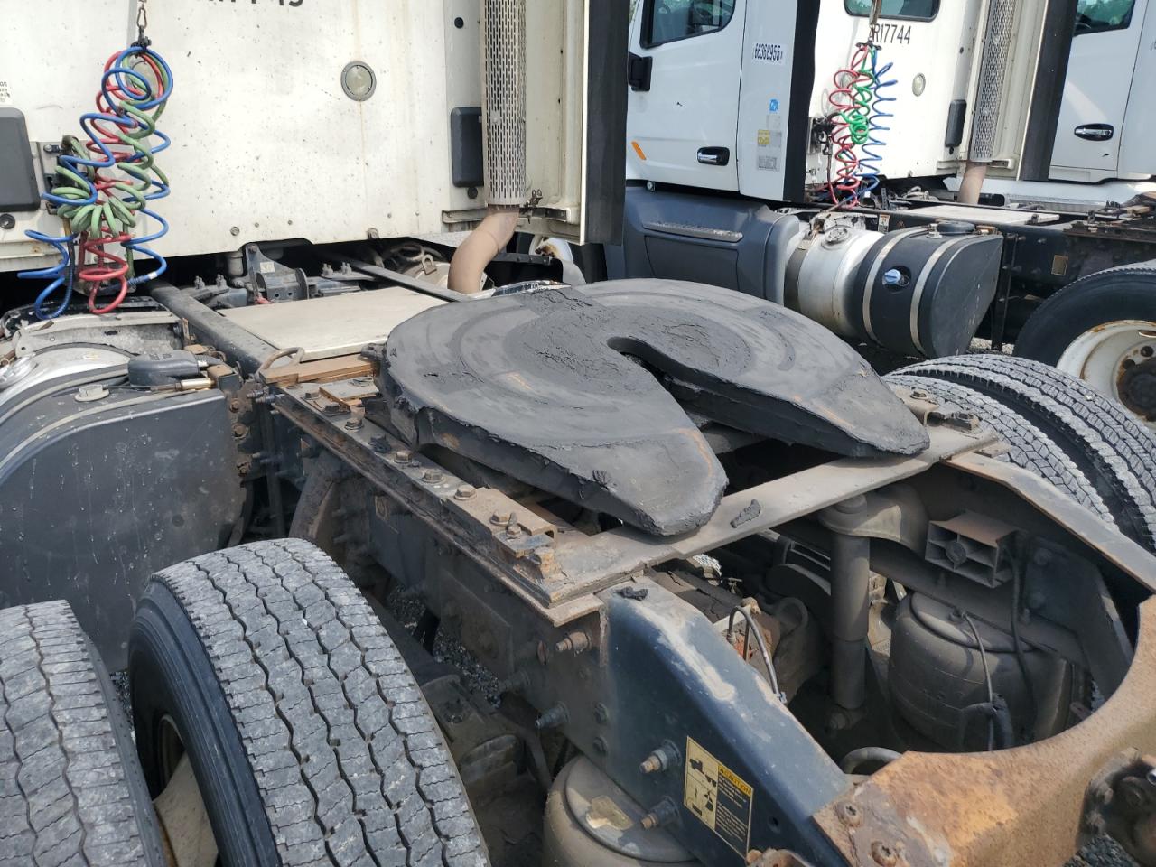 Lot #3221786267 2016 PETERBILT TRACTOR 579