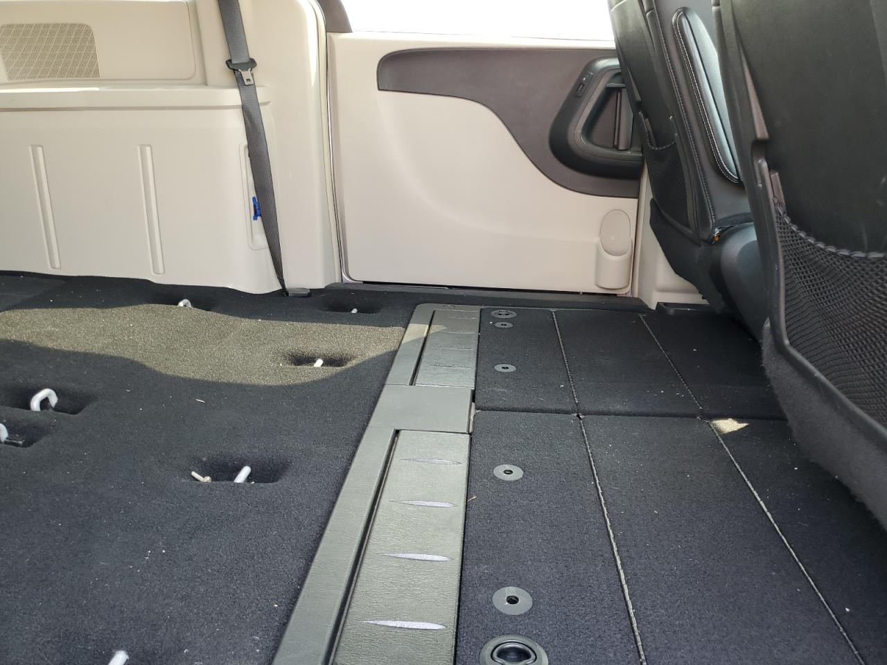 CHRYSLER TOWN & COUNTRY TOURING