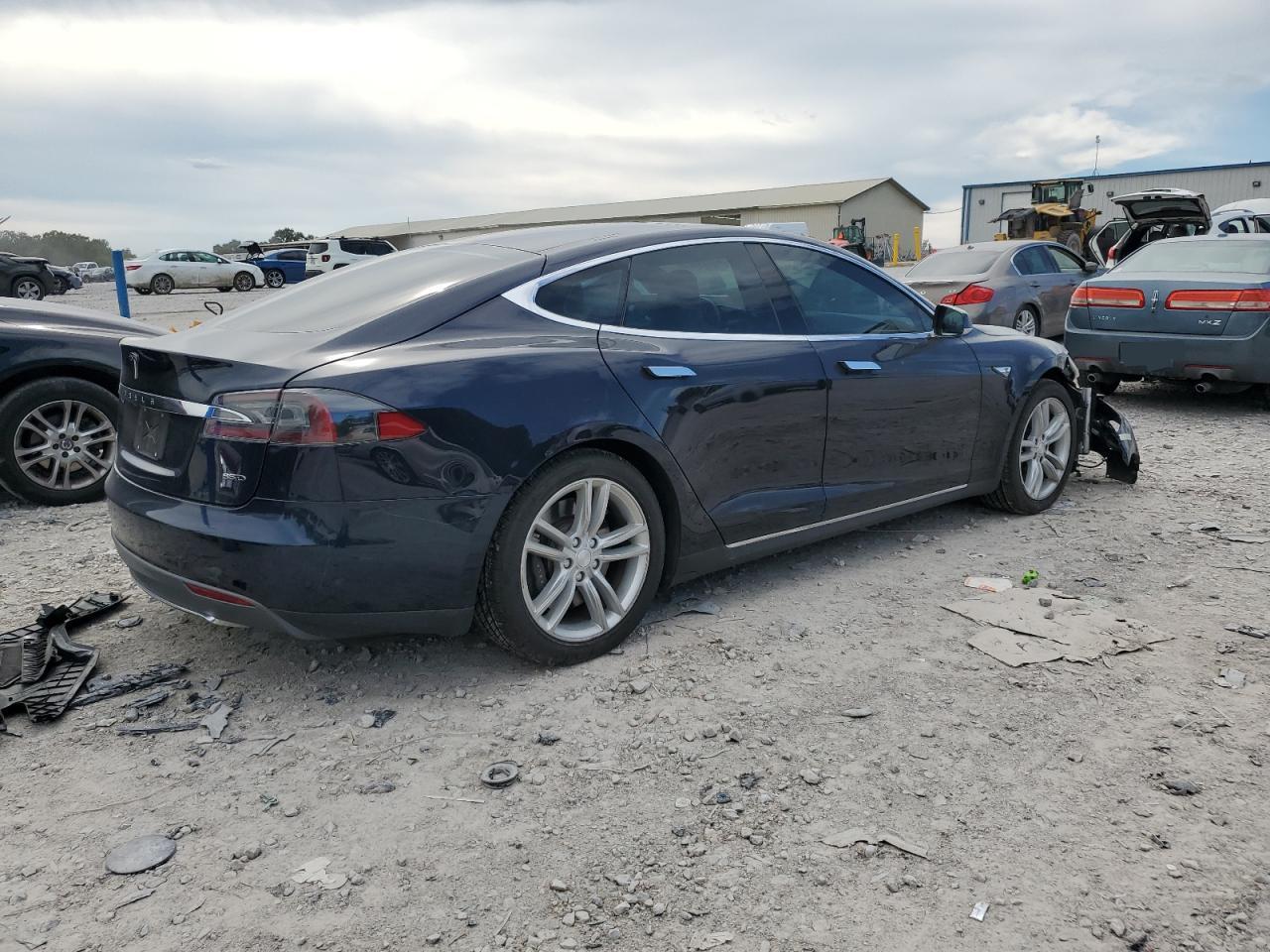 TESLA MODEL S 85D