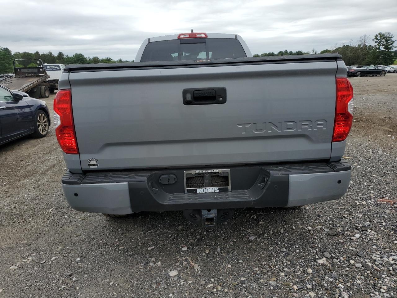 TOYOTA TUNDRA DOUBLE CAB SR