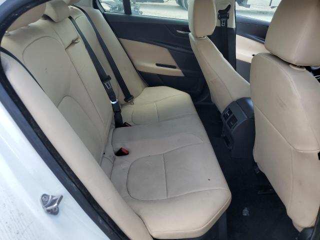 2018 JAGUAR XE SAJAR4FX8JCP27863