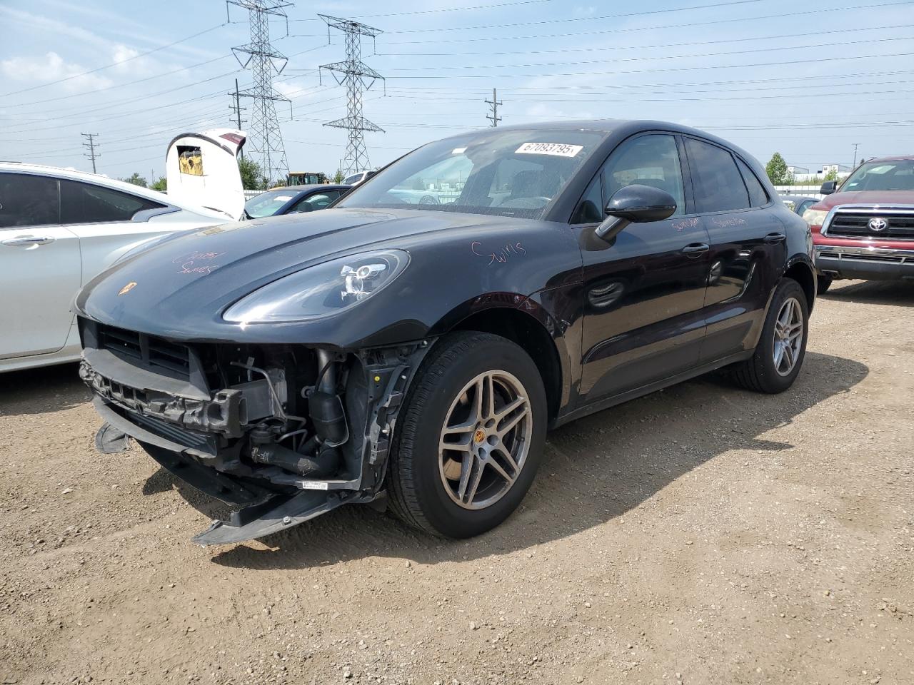PORSCHE MACAN
