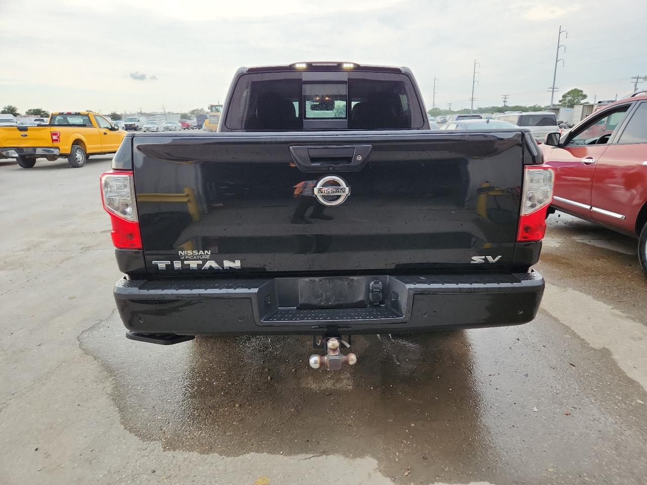 NISSAN TITAN SV