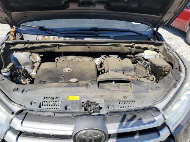 2018 TOYOTA HIGHLANDER SE 5TDKZRFH3JS543583