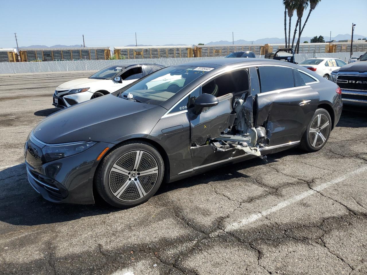 MERCEDES-BENZ EQS 450+