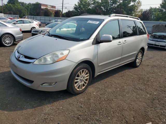 TOYOTA SIENNA XLE